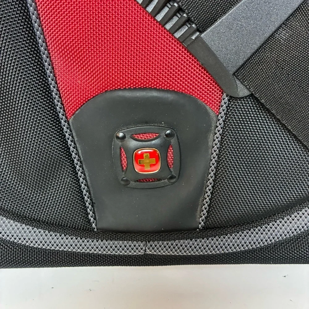 Swiss Gear Messenger/Laptop Bag by Wenger